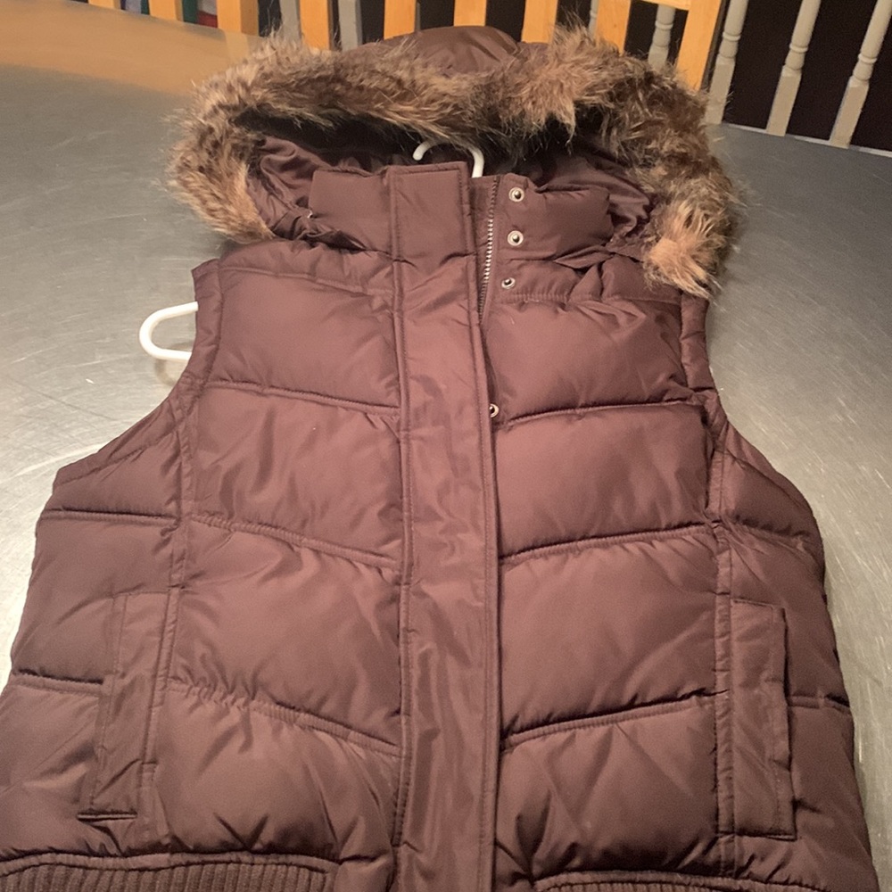 Gap Women’s “puffy” vest
